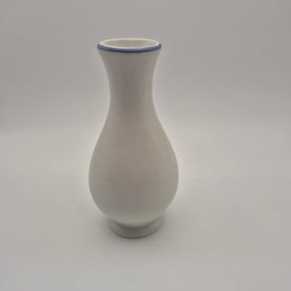 Pfaltzgraff Yorktowne Stoneware Mini Bud Flower Vase w/Blue Flower & Trim 5-¼
